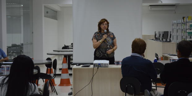 Profa. Cynthia Cintra, coord. dos Cursos de Eng. Ambiental e Eng. e Segurança no Trabalho.